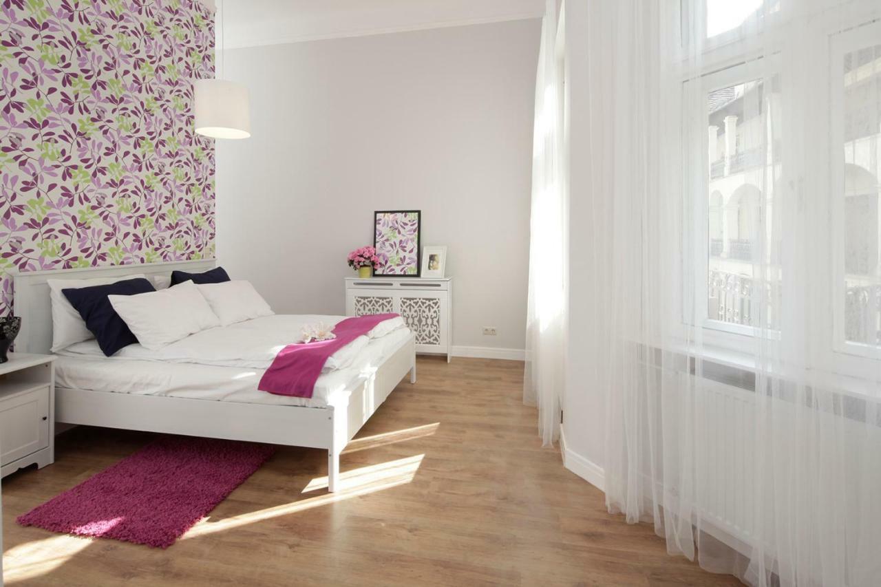 Urban Haven - 3 Beds, 3 Baths, Free Parking, Near Central Market ブダペスト エクステリア 写真